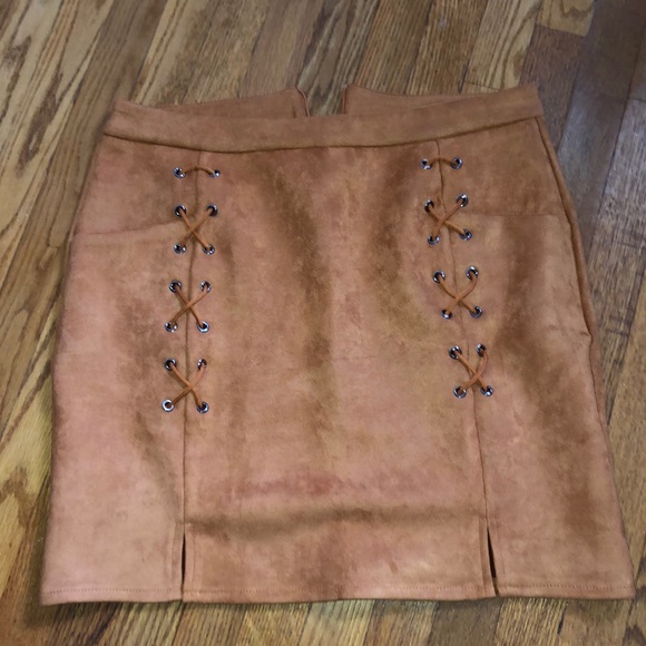 Dresses & Skirts - High Waisted Lace Up Skirt